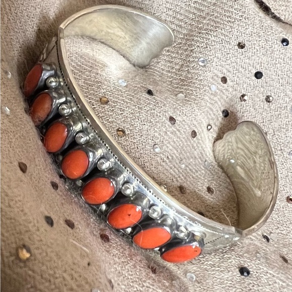 Coral and sterling silver Navajo RB stamped bracelet cuff - Picture 6 of 10